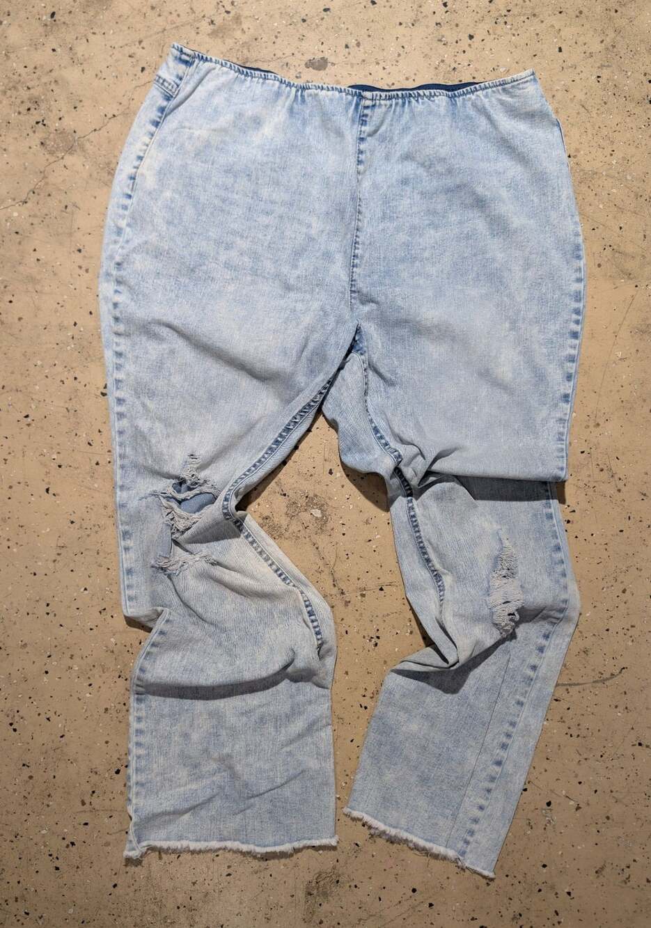 Tinseltown Jeans Size 20W Acid Wash Distressed Raw Hem